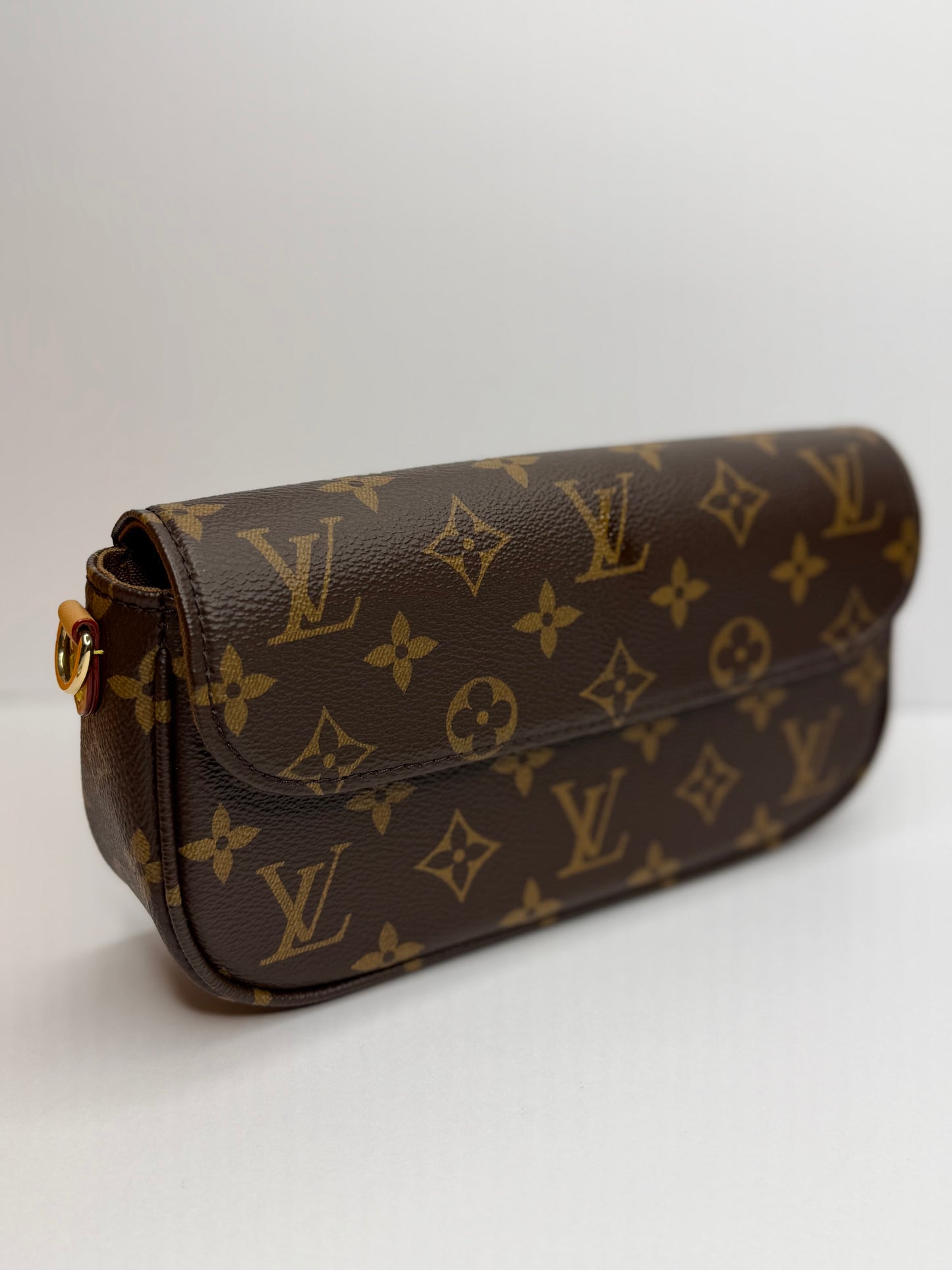 Pre-owned Louis Vuitton monogram canvas ivy wallet on Chain