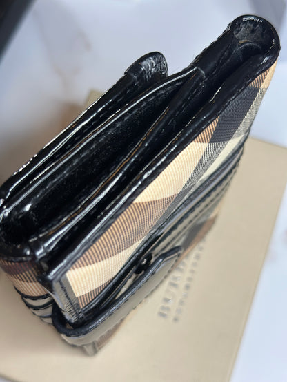 Pre-owned Burberry nova check Penrose compact wallet