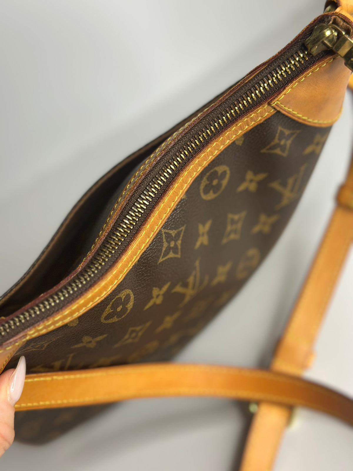 Pre-owned Louis Vuitton Monogram Odeon PM crossbody bag