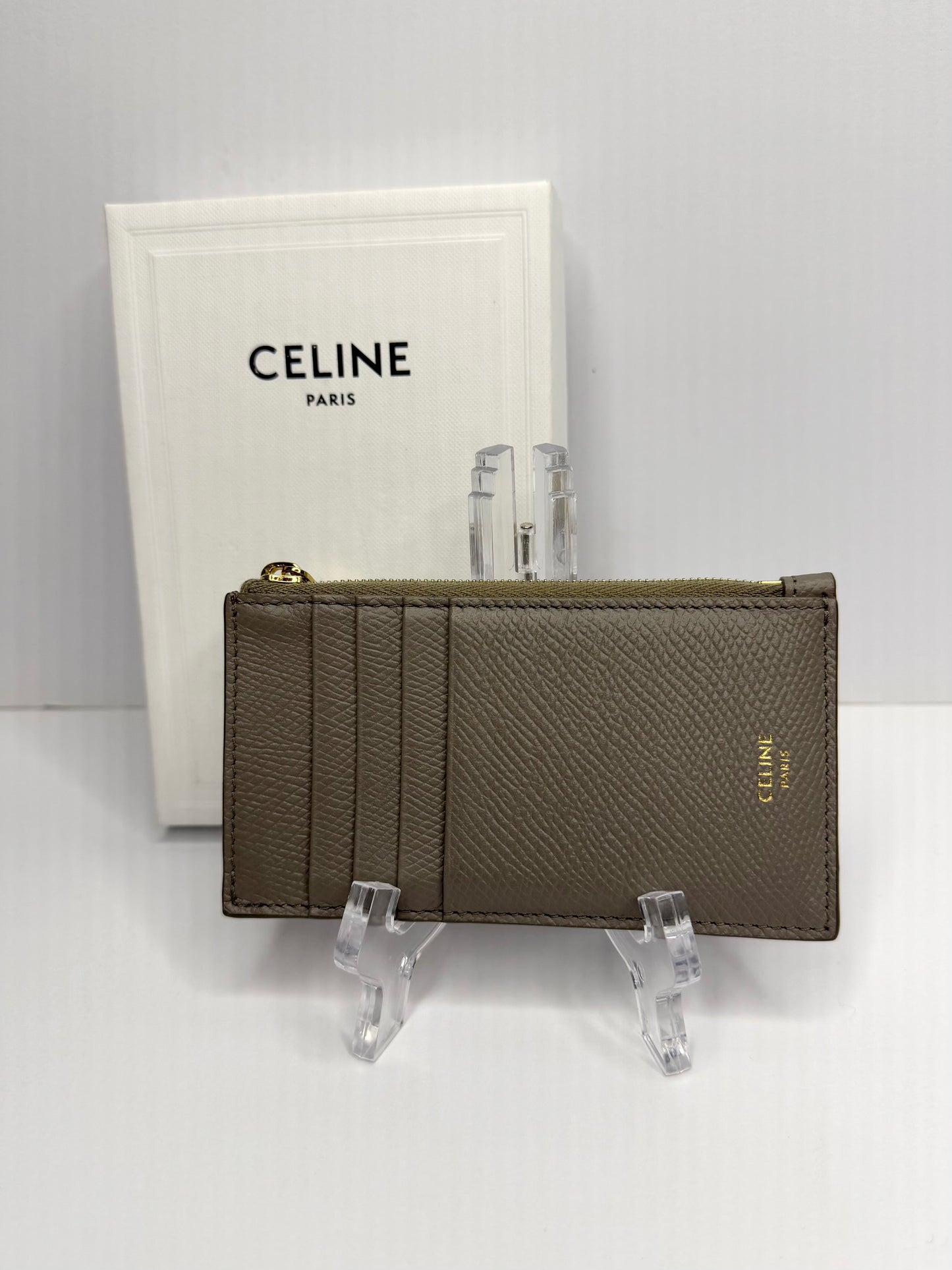 Pre-owned Celine zipped card holder in gray grained calfskin leather