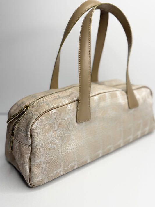 Pre-owned Chanel beige nylon travel line bowler shoulder tote
