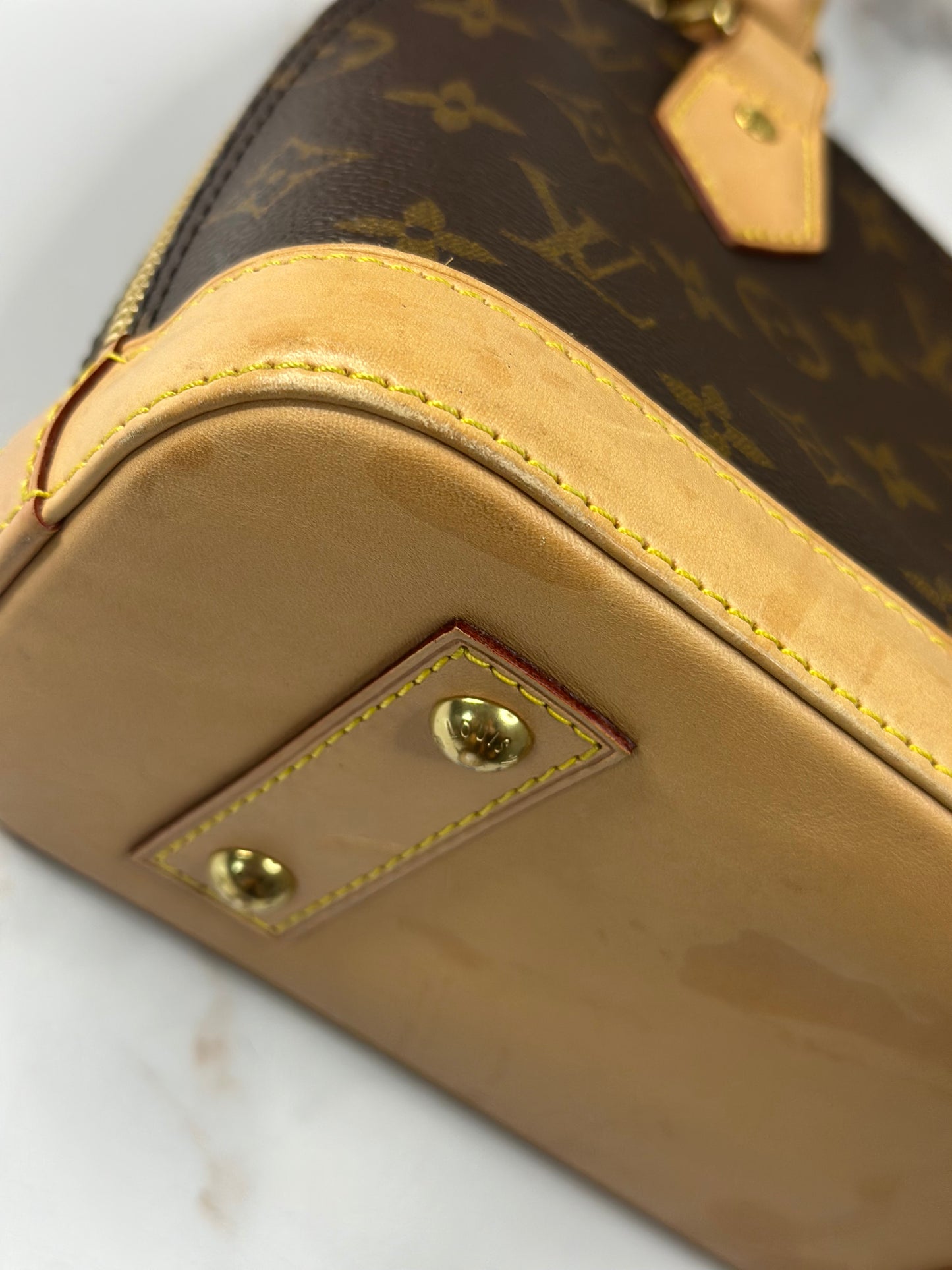 Pre-owned Louis Vuitton monogram canvas Alma BB crossbody