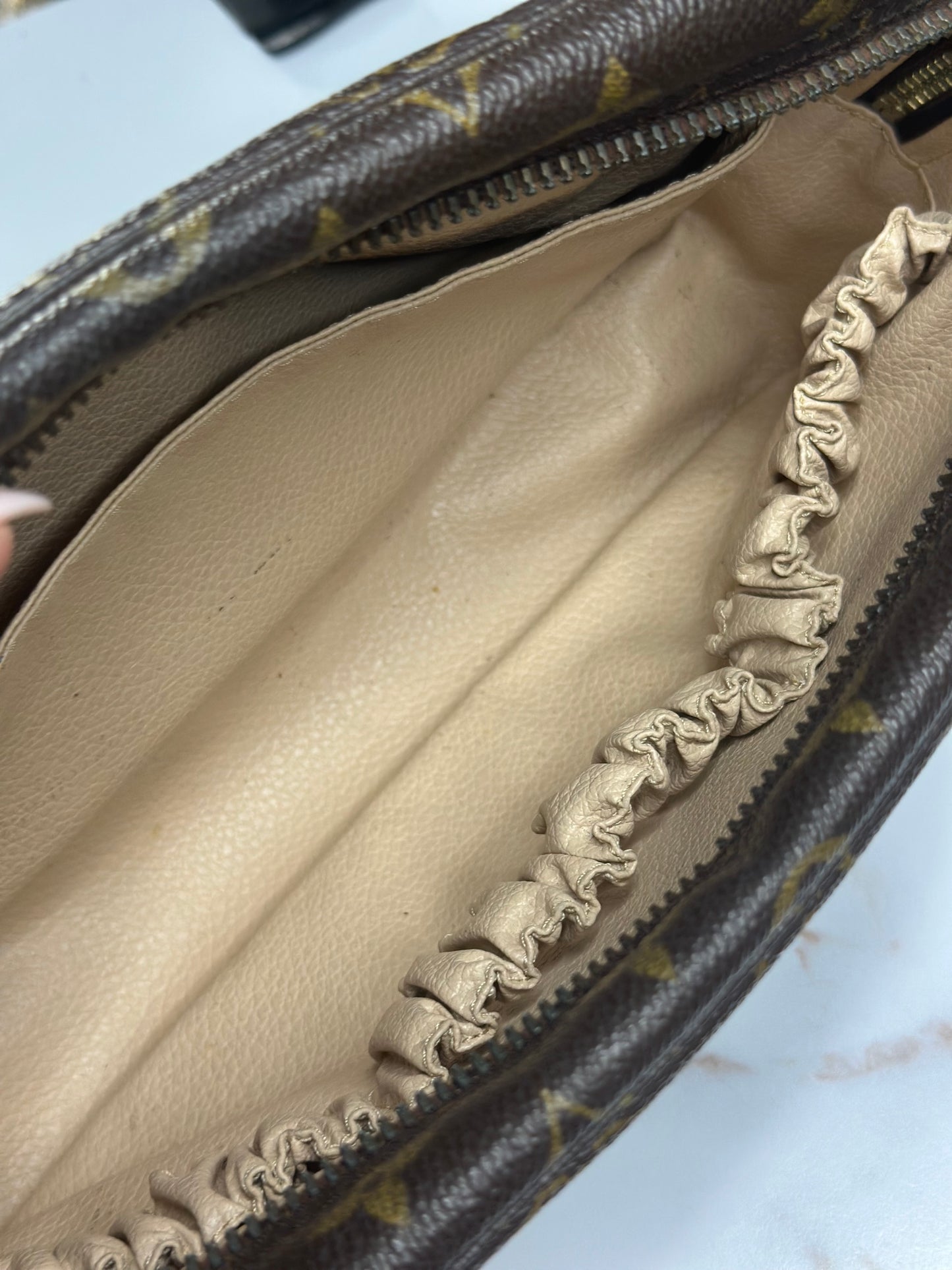 Pre-owned Louis Vuitton monogram canvas trousse 28 toiletry pouch