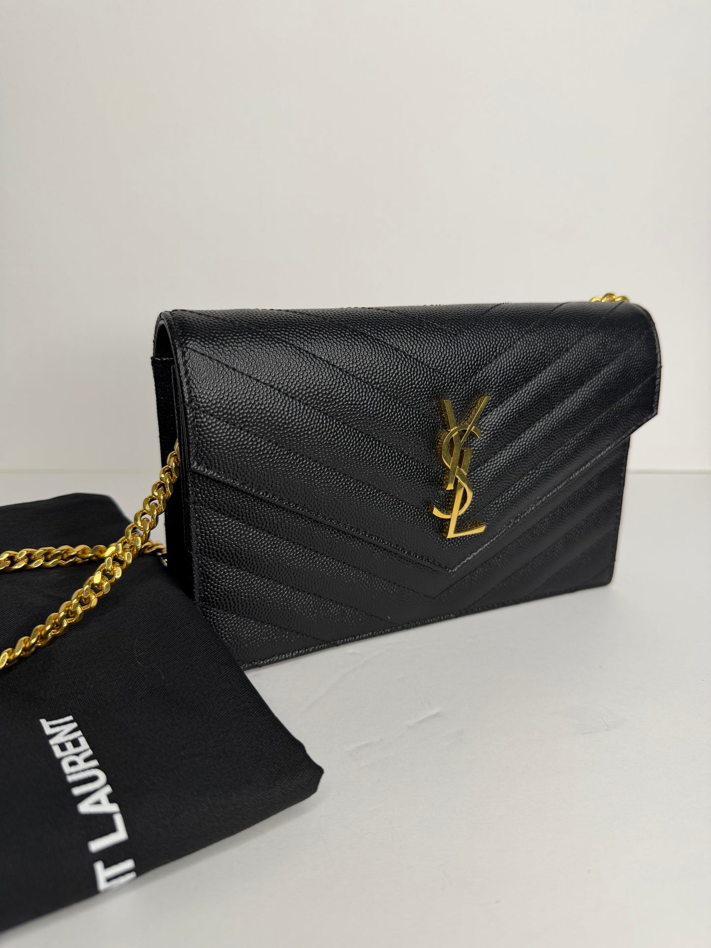Pre-owned Saint Laurent CASSANDRE ENVELOPE CHAIN WALLET IN GRAIN DE POUDRE LEATHER