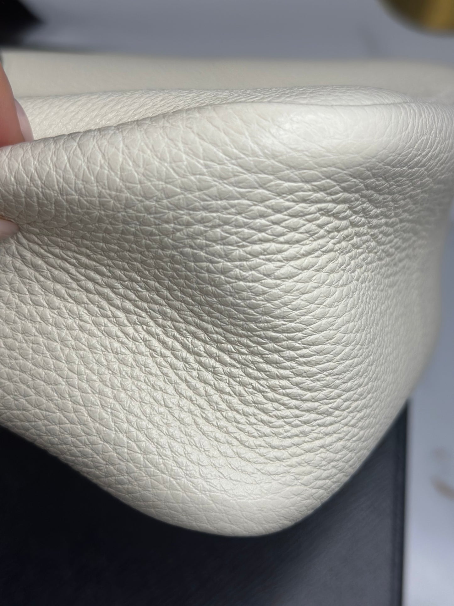 Pre-owned Prada white Vitello Daino leather small tote bag