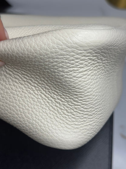 Pre-owned Prada white Vitello Daino leather small tote bag