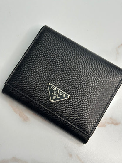 Pre-owned Prada black Saffiano leather bifold wallet