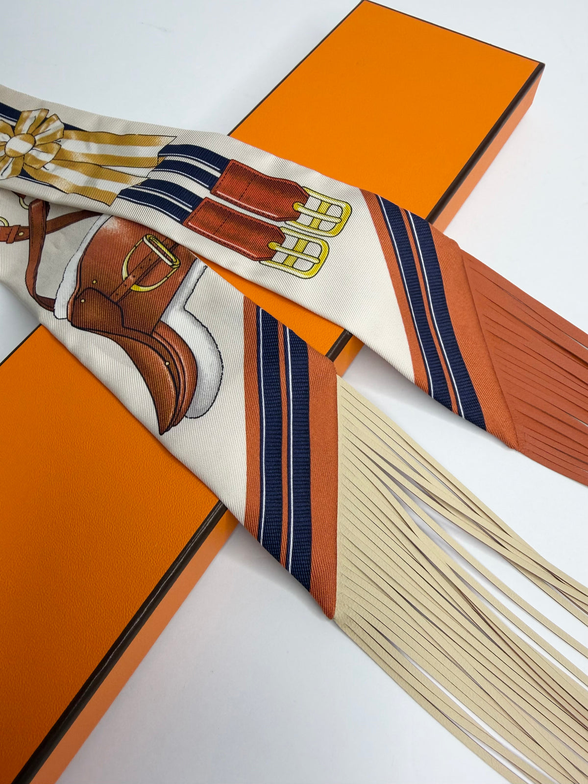 Pre-Owned Hermes Jumping Silk Twilly Scarf