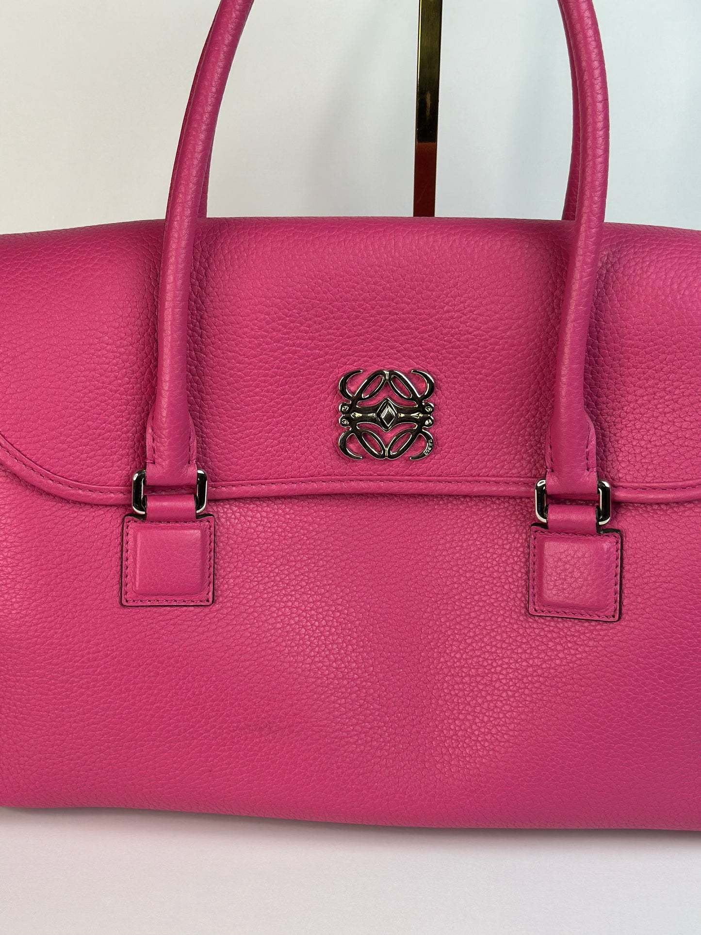 Pre-owned Loewe hot pink leather alamo top handle bag