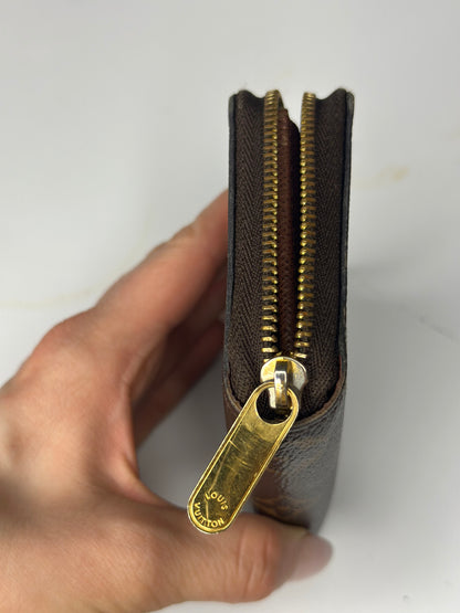 Pre-owned Louis Vuitton monogram canvas compact zippy