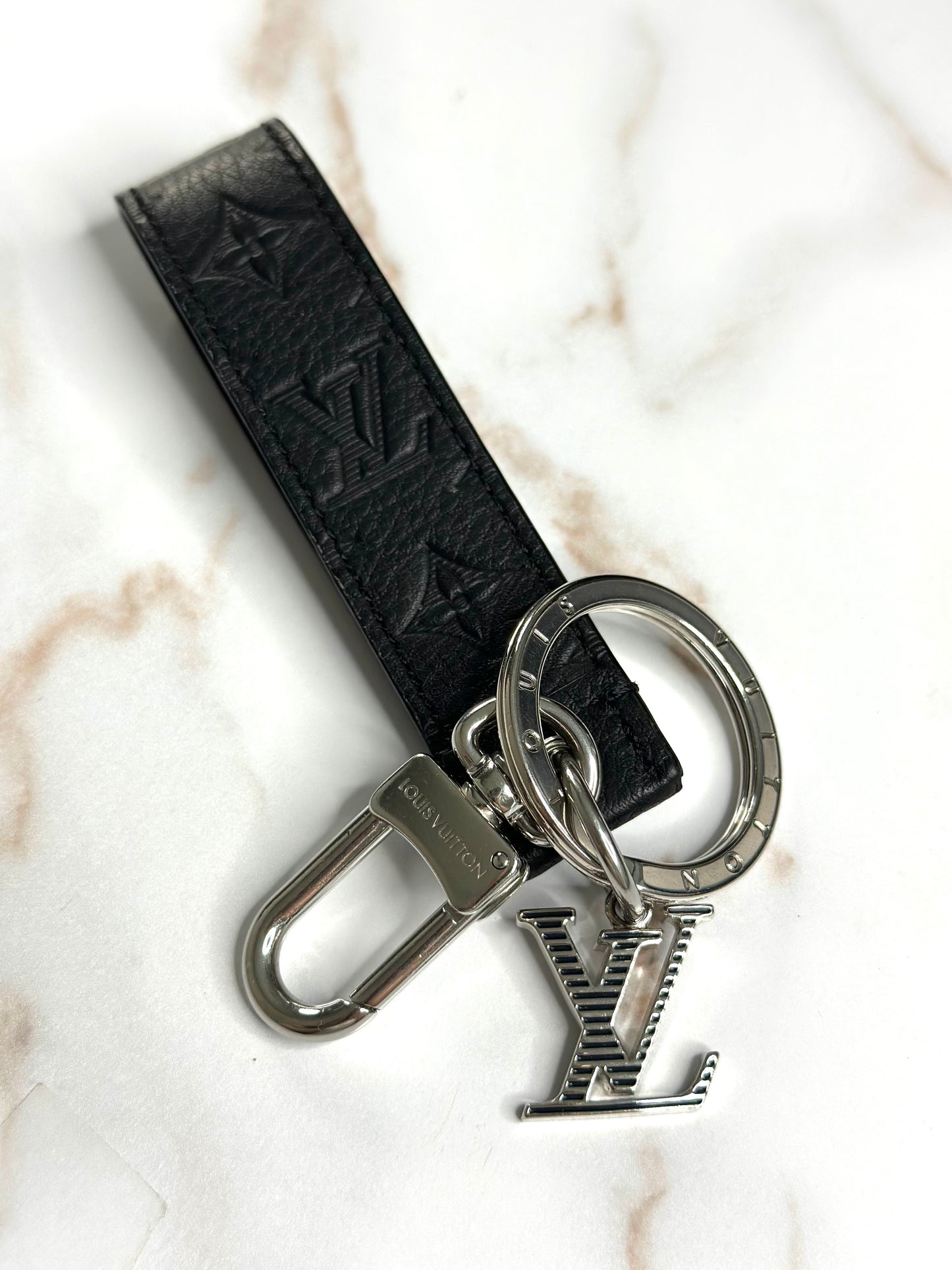 Pre-owned Louis Vuitton Shadow Dragonne Key Holder And Bag Charm