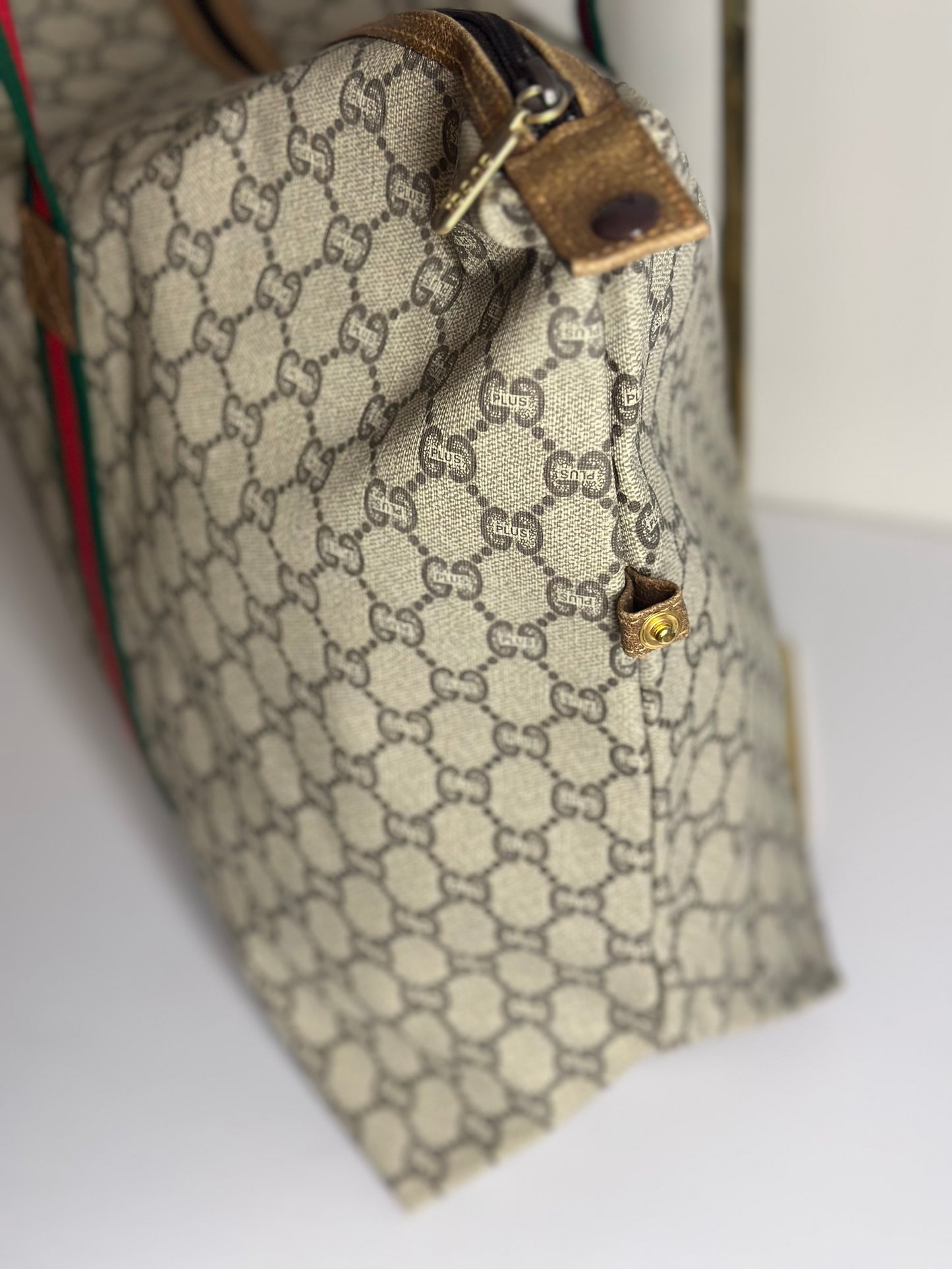 Pre-owned Gucci Vintage GG Plus canvas Sherry line weekender tote