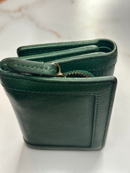 Pre-owned Gucci Diana green, leather, compact trifold wallet