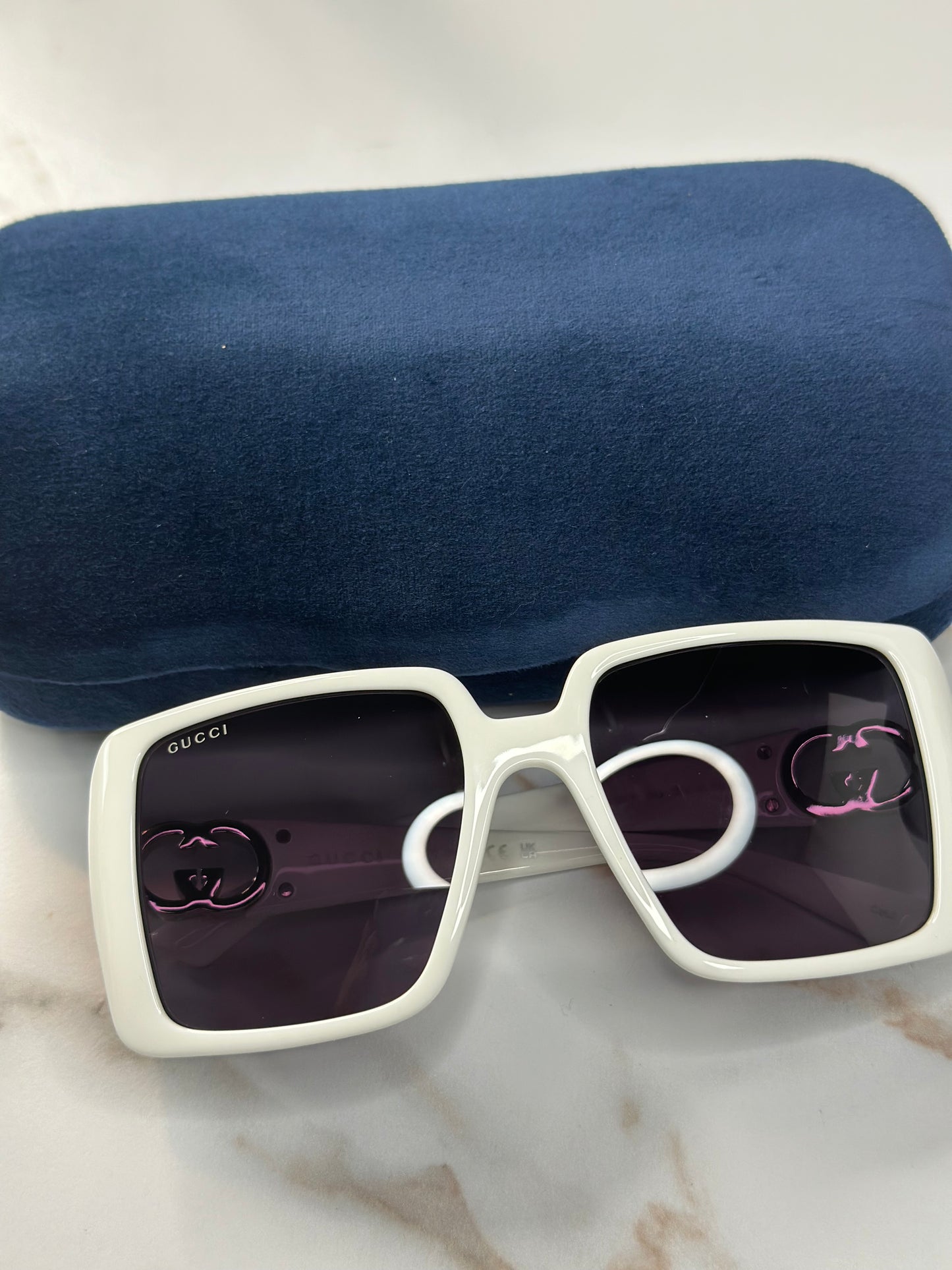 Pre-owned Gucci white sunglasses in interlocking silver logo
