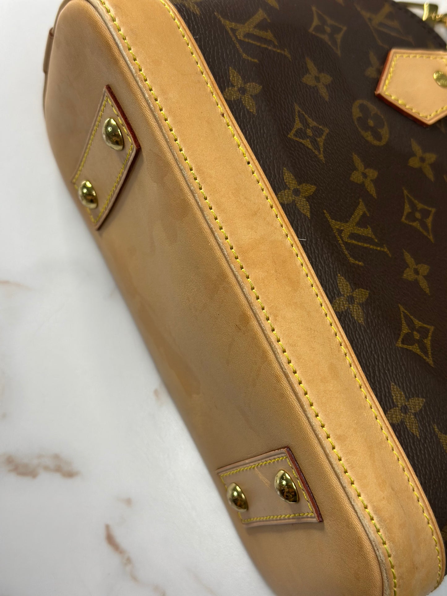 Pre-owned Louis Vuitton monogram canvas Alma BB crossbody