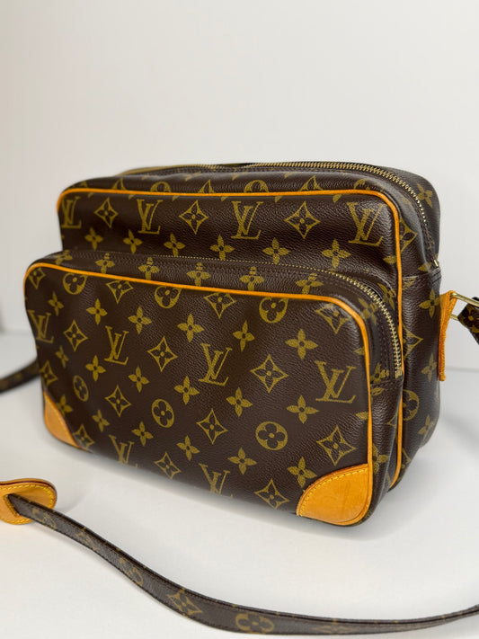 Pre-owned Louis Vuitton monogram canvas Nile Messenger Bag 28
