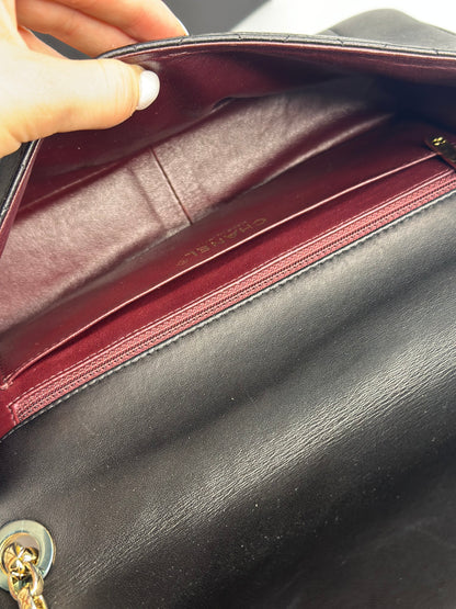 Pre-owned Chanel Lambskin Quilted Chic With Me Flap Black