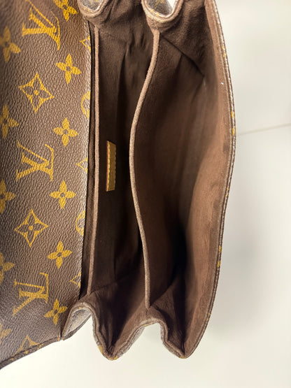 Pre-owned Louis Vuitton monogram canvas Pochette Metis crossbody