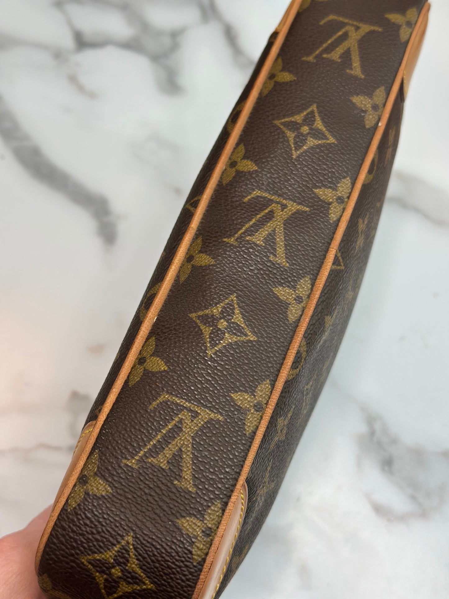 Pre-owned Louis Vuitton monogram canvas Marly Dragonne GM clutch