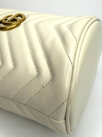 Pre-owned Gucci GG Marmont white matalasse leather mini bucket bag