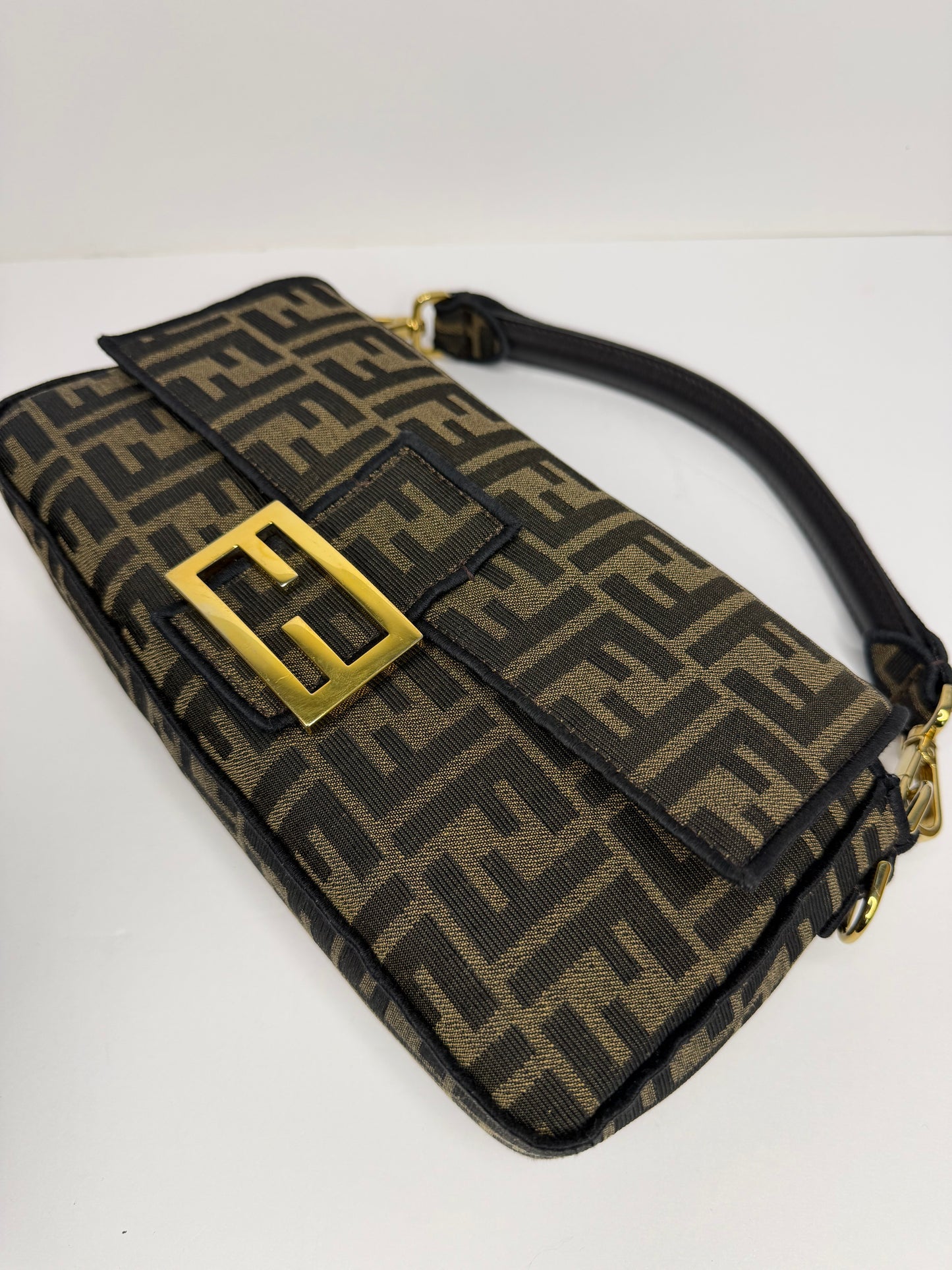 Pre-owned Fendi Baguette Brown FF Jacquard Fabric With Gold Hardware