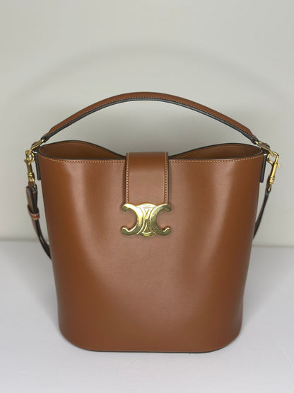 Pre-owned Celine Medium Bucket Louise bag in tan smooth calfskin leather