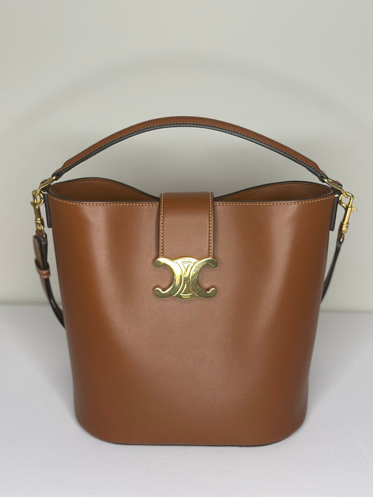 Pre-owned Celine Medium Bucket Louise bag in tan smooth calfskin leather