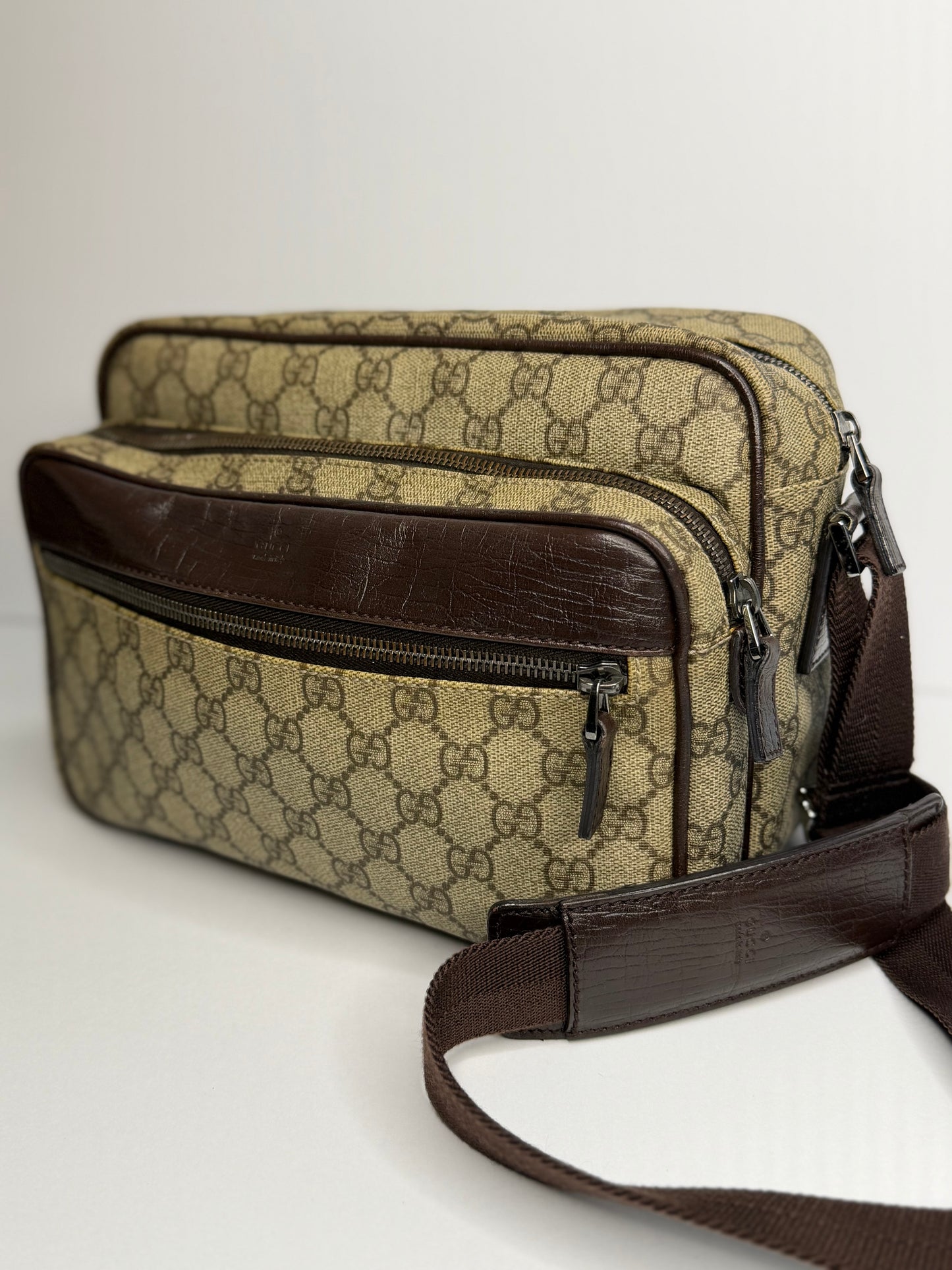 Pre-owned Gucci Beige GG Supreme Canvas Small Camera Messenger Bag