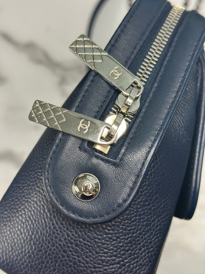 Pre-owned Chanel Navy Double Chain Matalese Flag Calfskin Medium Coco Crossbody