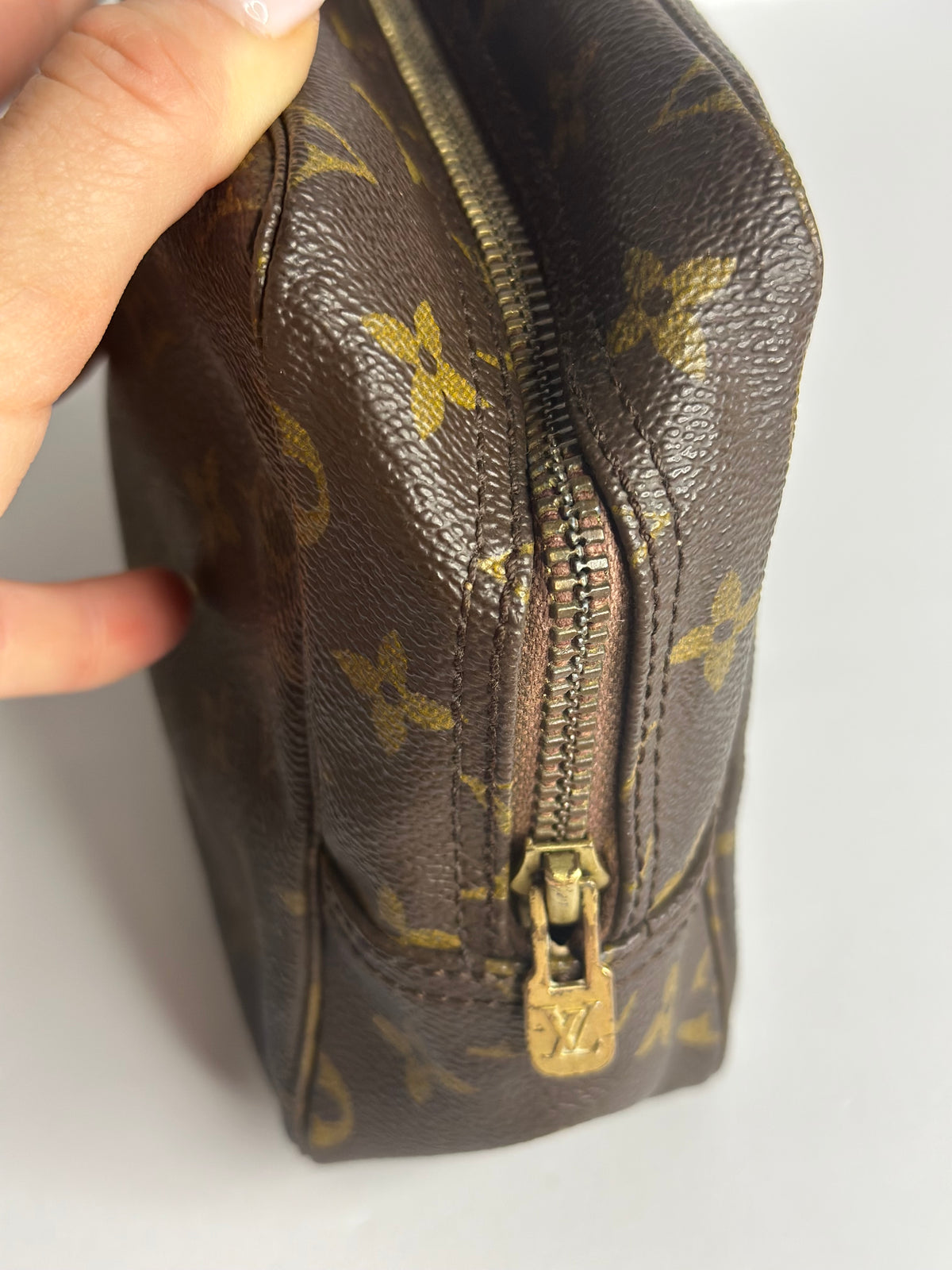 Pre-owned Louis Vuitton monogram canvas trousse 28 toiletry pouch