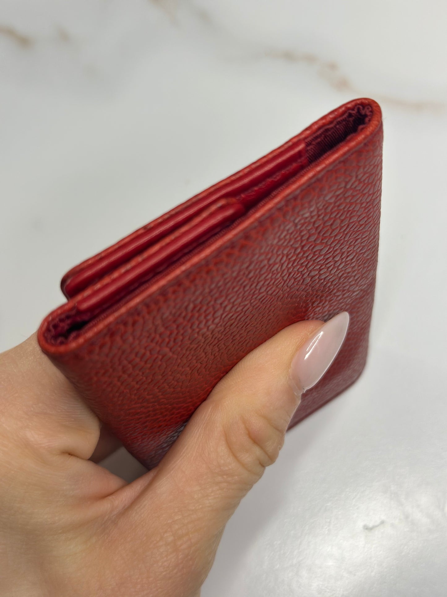 Pre-owned Chanel red caviar leather six key holder