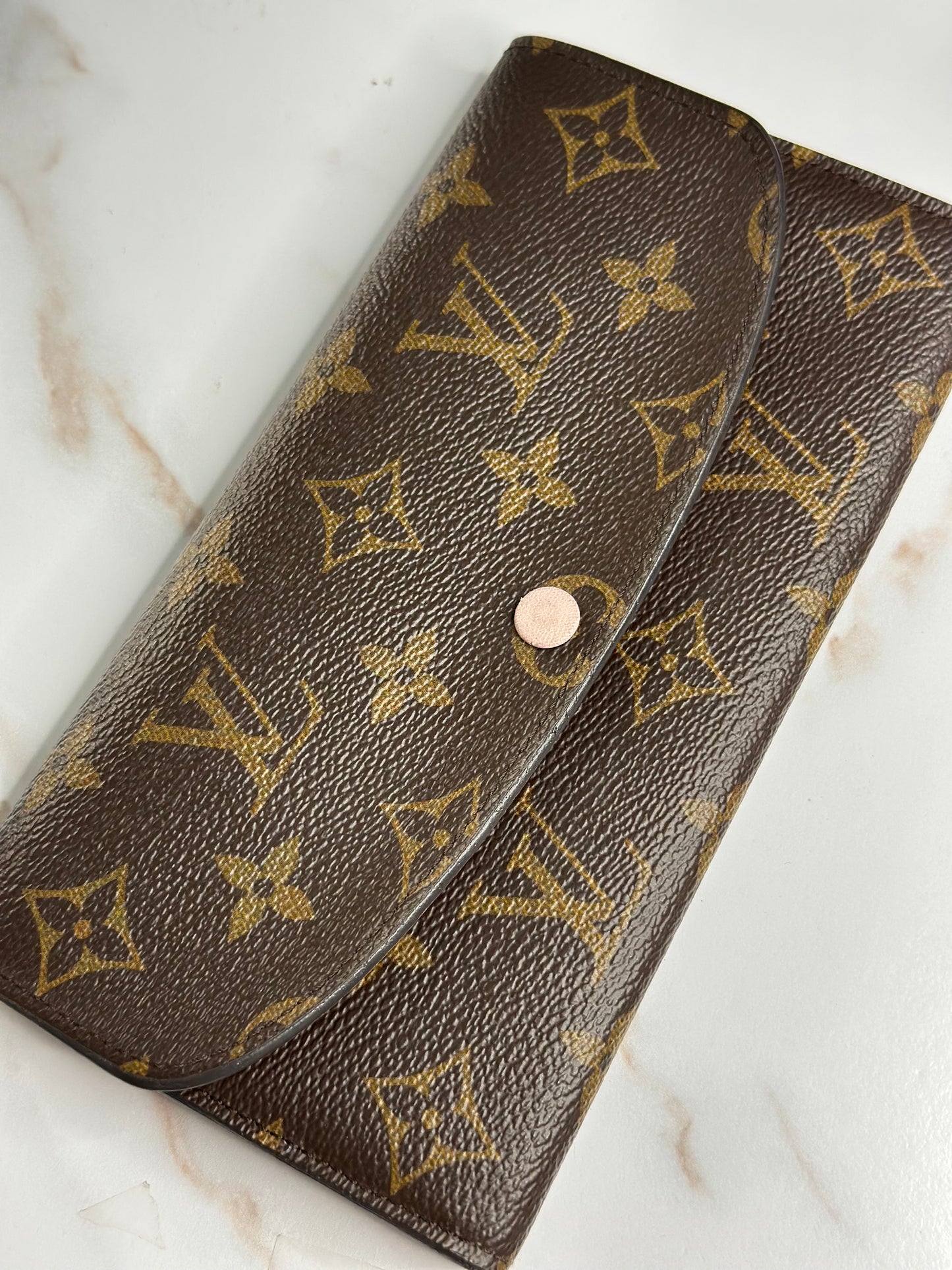 Pre-owned Louis Vuitton monogram canvas Emilie Wallet