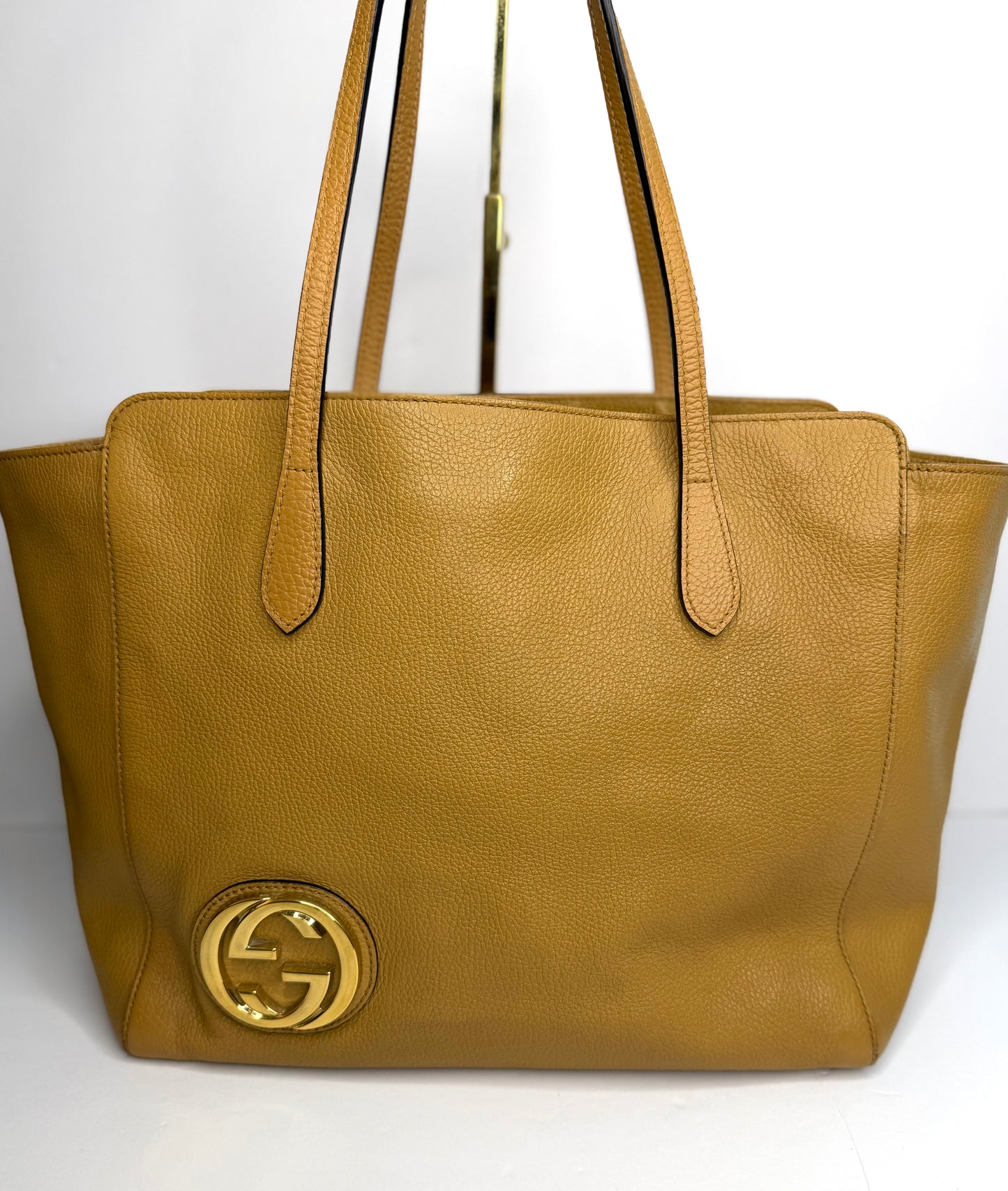 Pre-owned Gucci Interlocking logo Camel leather should tote