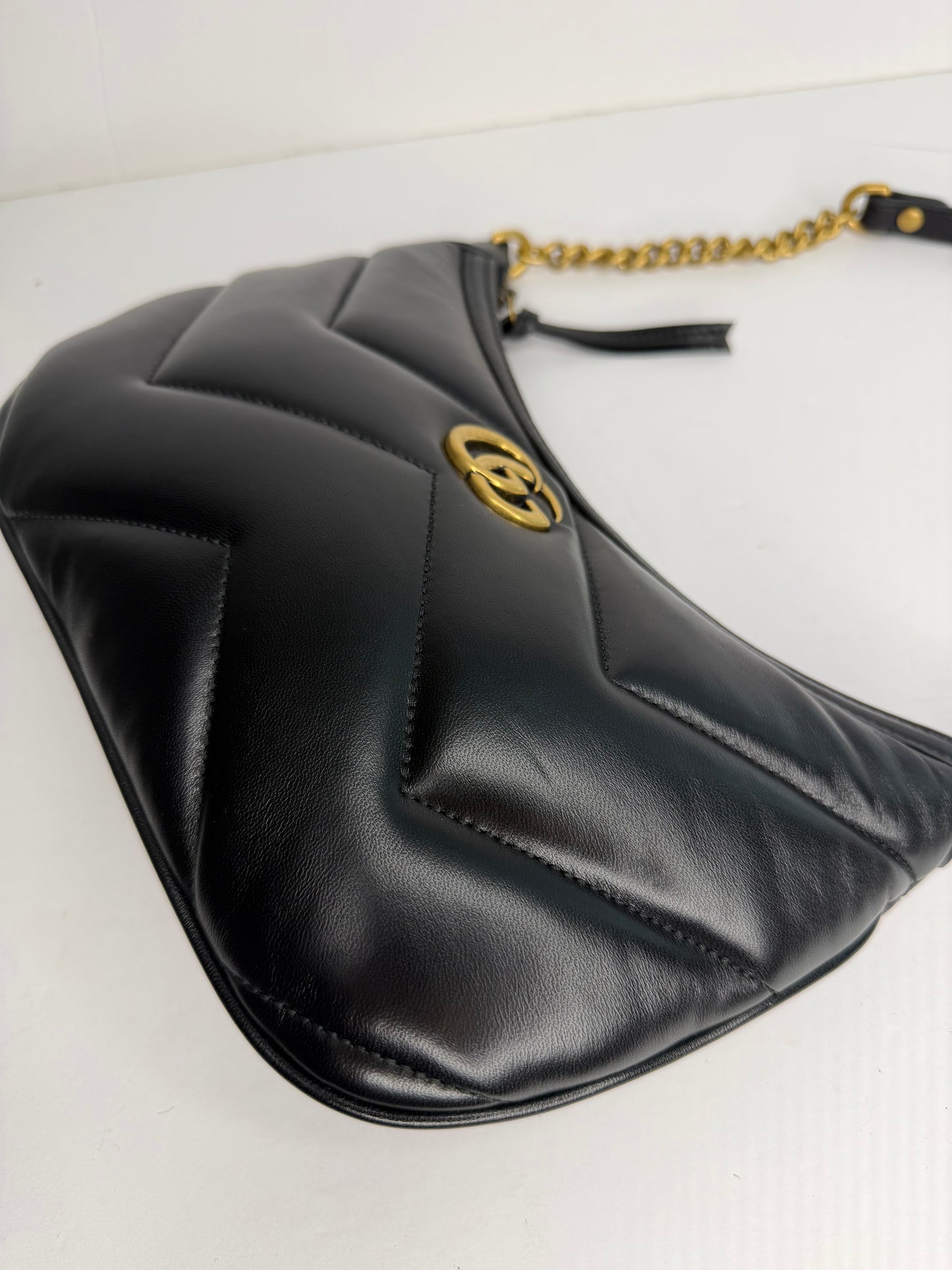 Pre-owned Gucci GG Marmont Chain Moon Hobo Matelasse Leather Small