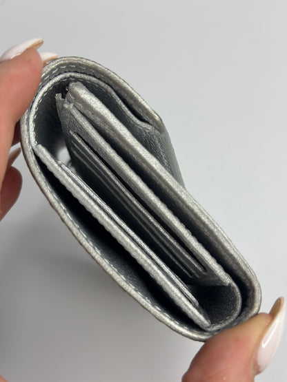 Pre-owned Louis Vuitton metallic silver Empriente leather victorine wallet