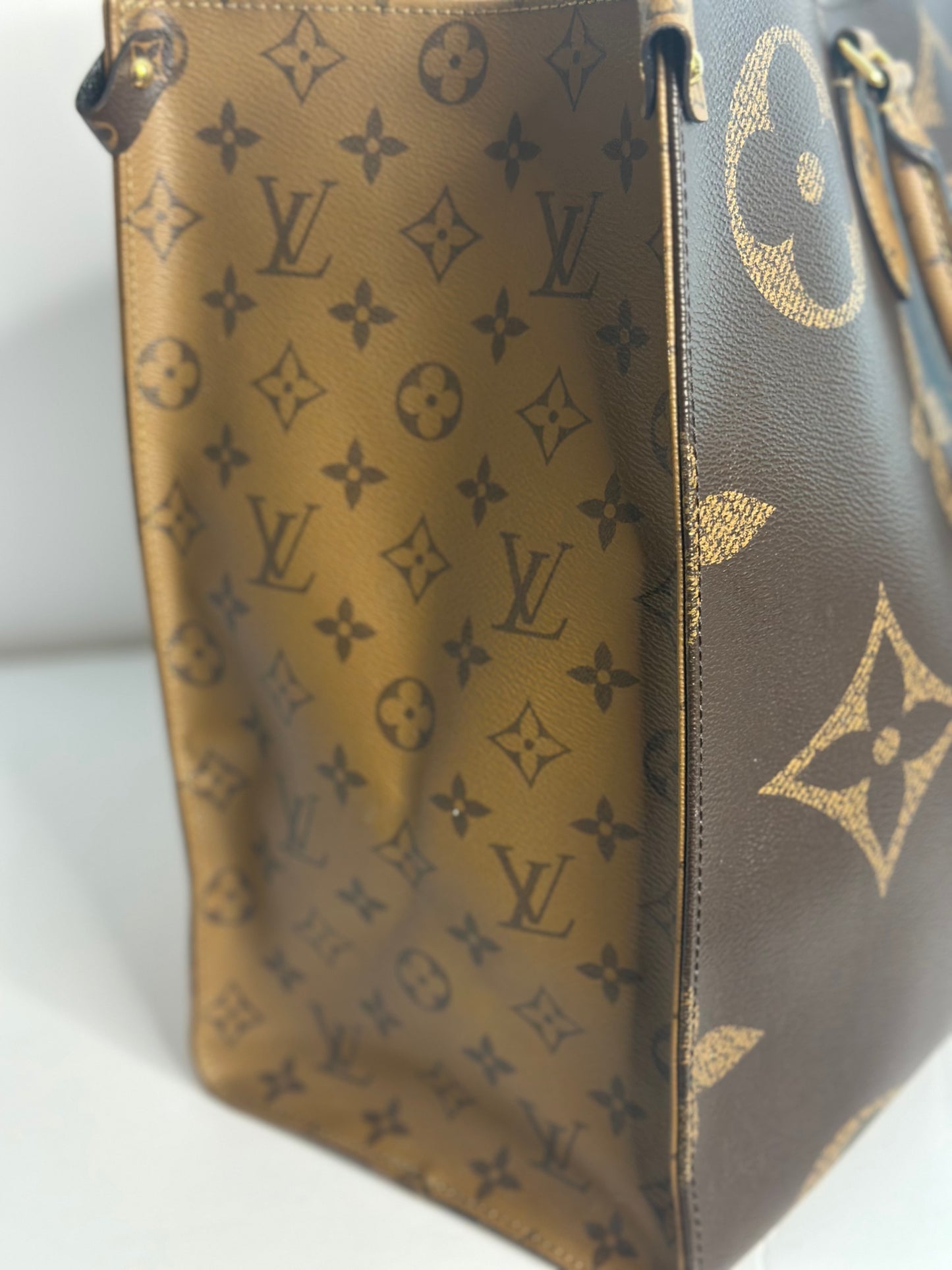 Pre-owned Louis Vuitton reverse monogram canvas On-The-Go GM tote