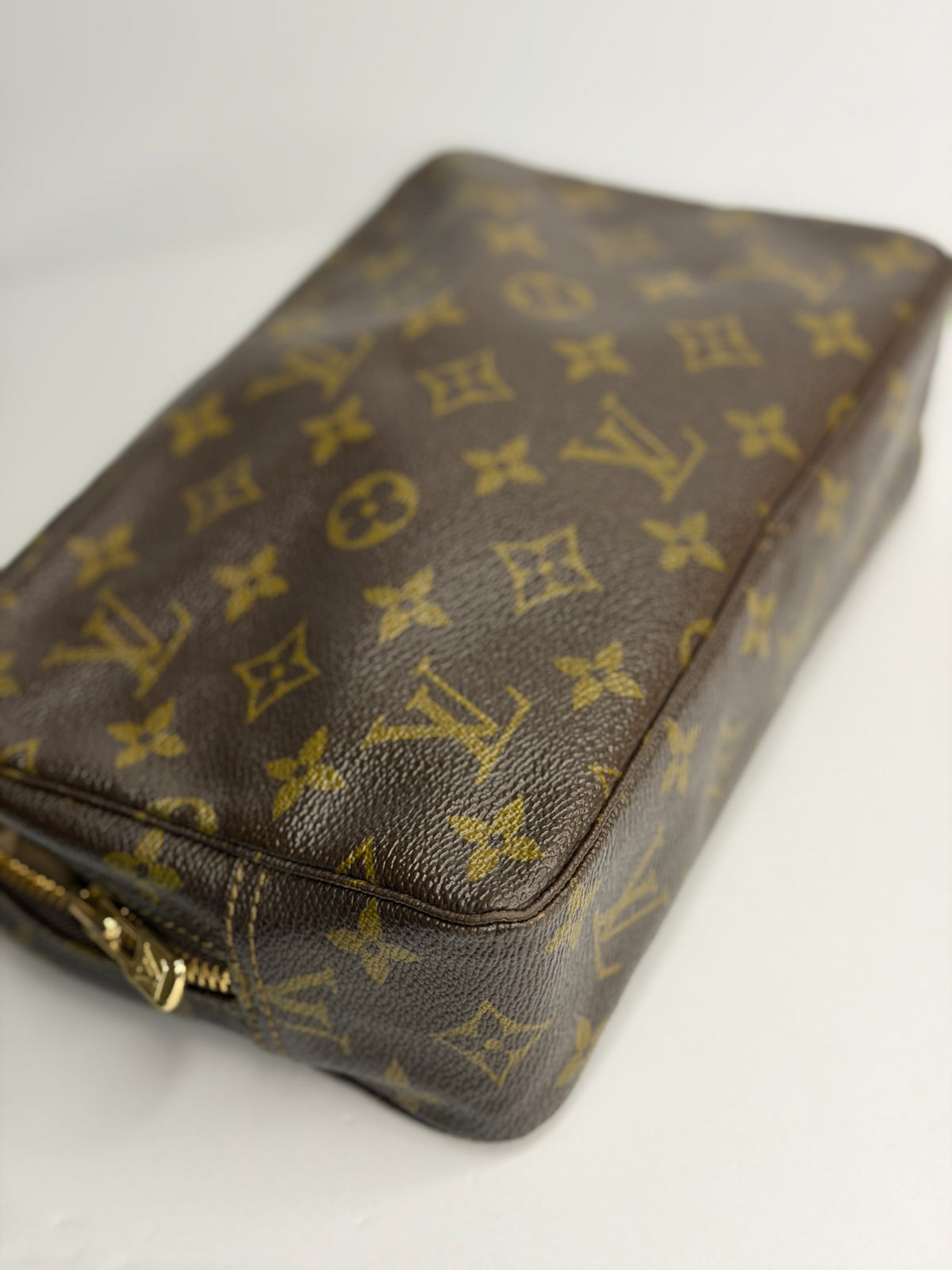 Pre-owned Louis Vuitton monogram canvas trousse 23 toiletry