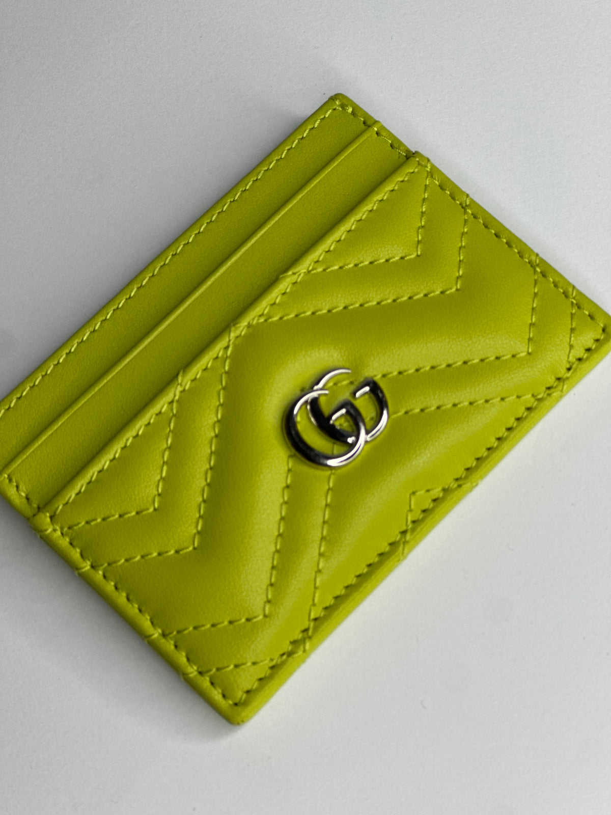 Pre-owned Gucci GG Marmont neon  Green leather card holder