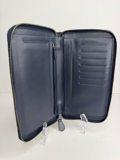 Pre-owned Bottega Veneta Intrecciato clutch in navy blue leather