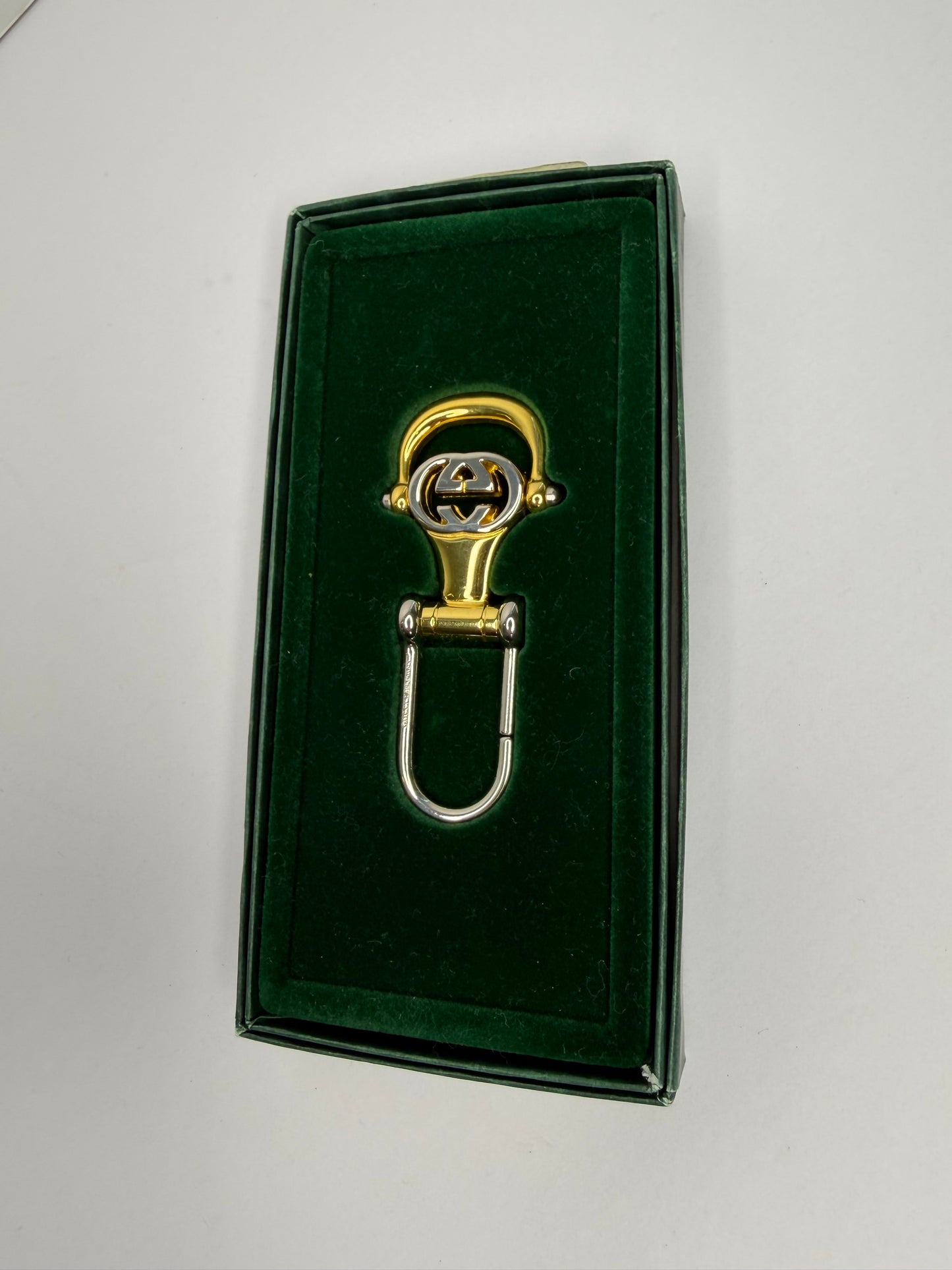 Pre-owned Gucci Vintage horsebit two tone key charm