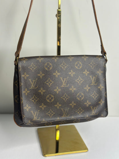 Pre-owned Louis Vuitton monogram canvas musette tango short strap