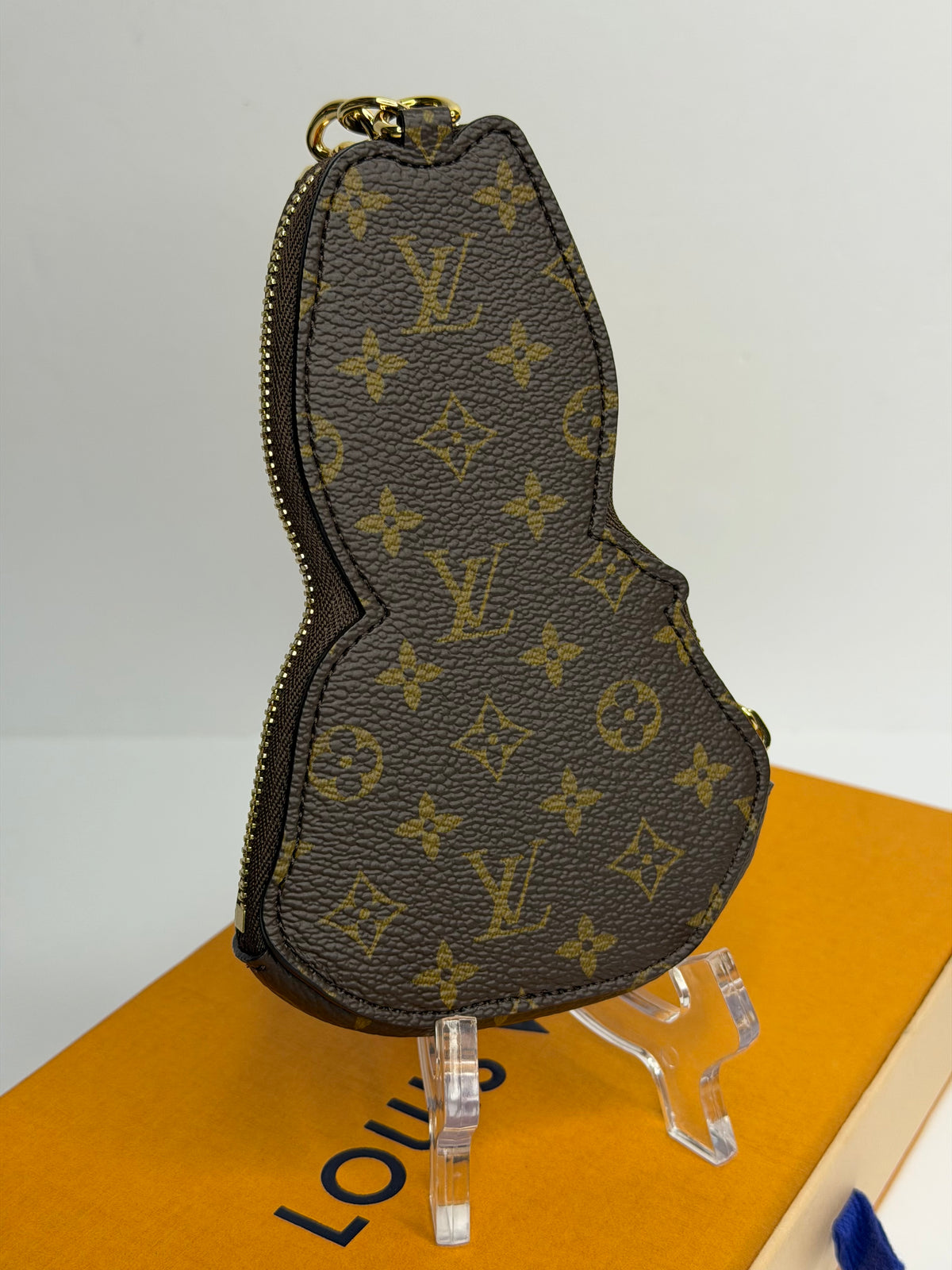 Pre-owned Louis Vuitton x Sun Yitian Animogram 2024 limited edition, rabbit charm