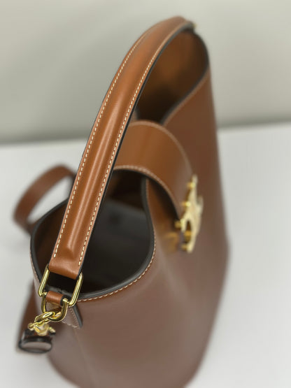 Pre-owned Celine Medium Bucket Louise bag in tan smooth calfskin leather