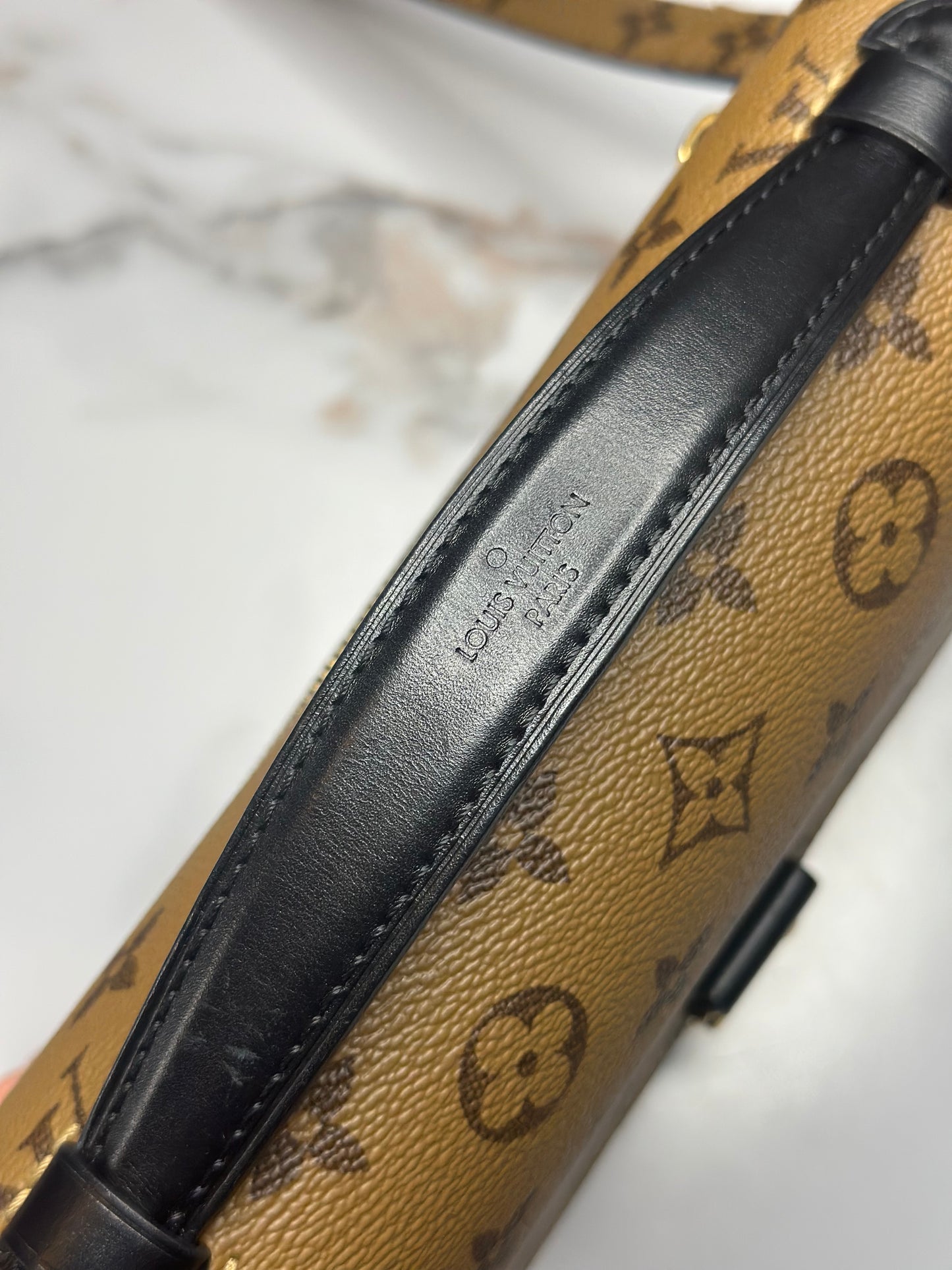 Pre-owned Louis Vuitton reverse monogram canvas Pochette Metis crossbody