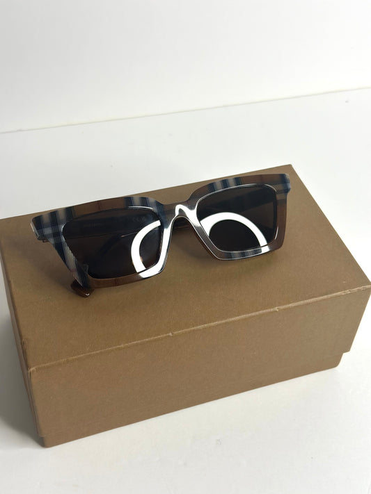 Pre-owned Burberry Nova Check sunglasses