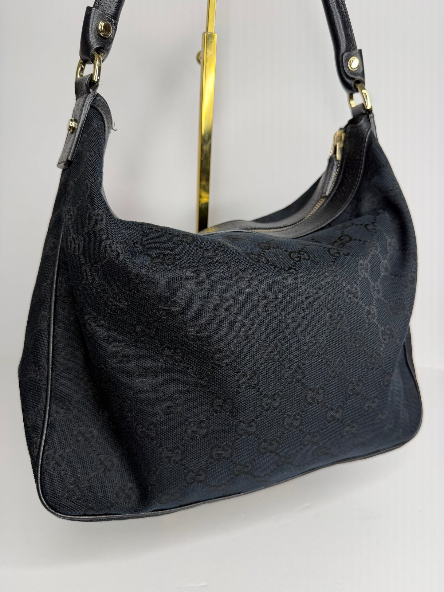 Pre-owned Gucci Abbey hobo shoulder bag in black GG canvas and leather