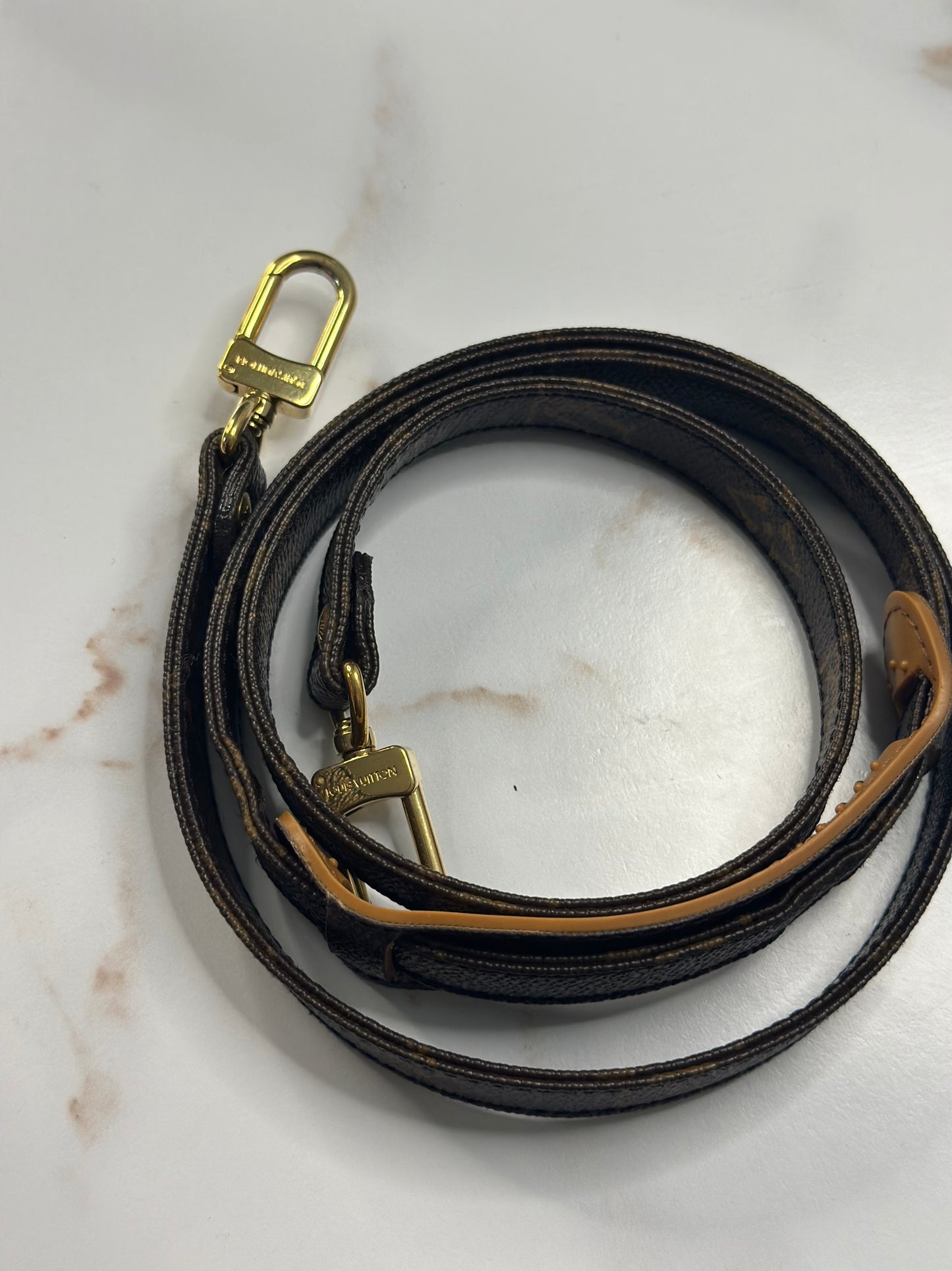 Pre-owned Louis Vuitton monogram canvas Crossbody strap