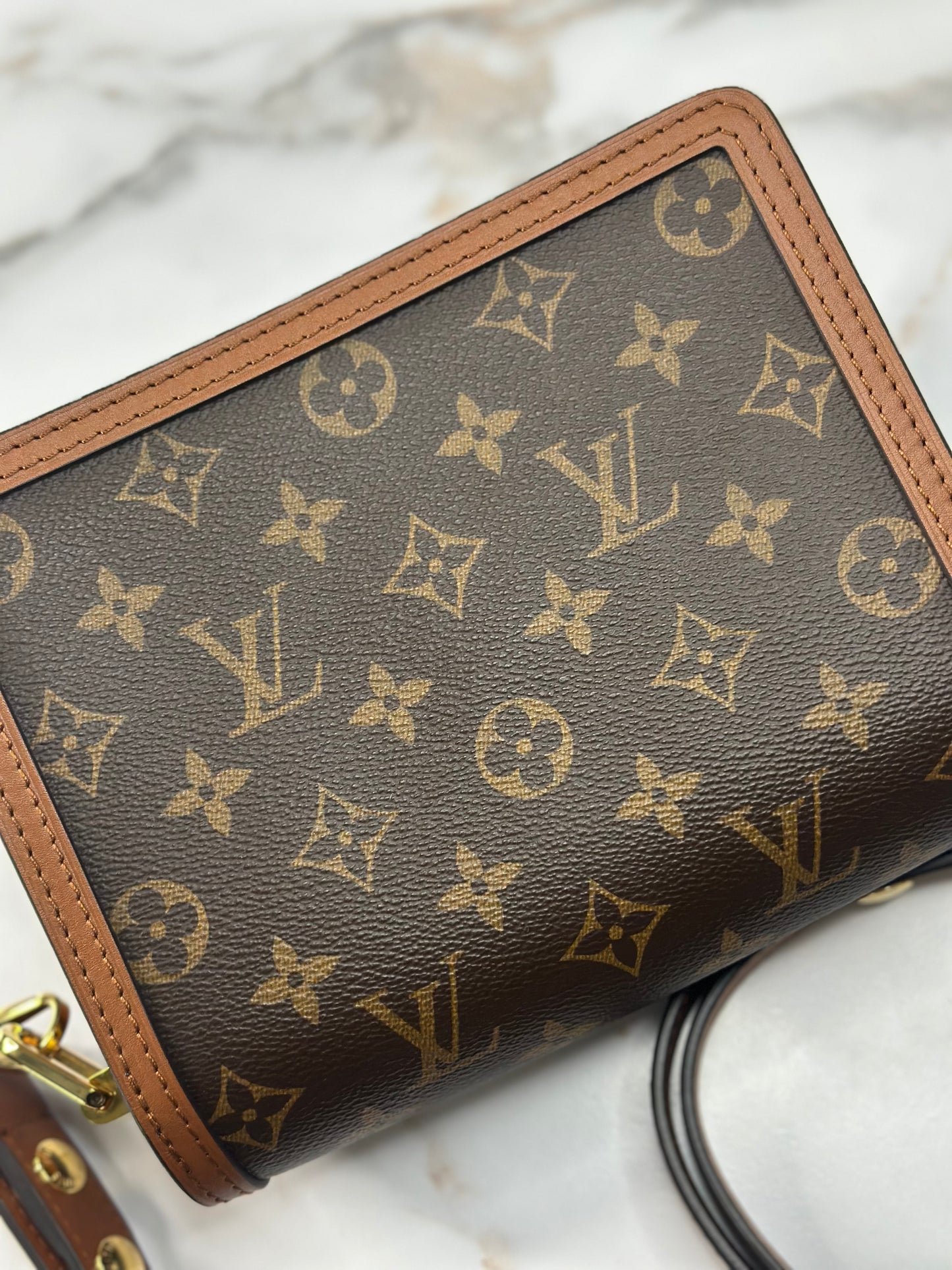 Pre-owned Louis Vuitton Dauphine Shoulder Bag Reverse Monogram Canvas Mini