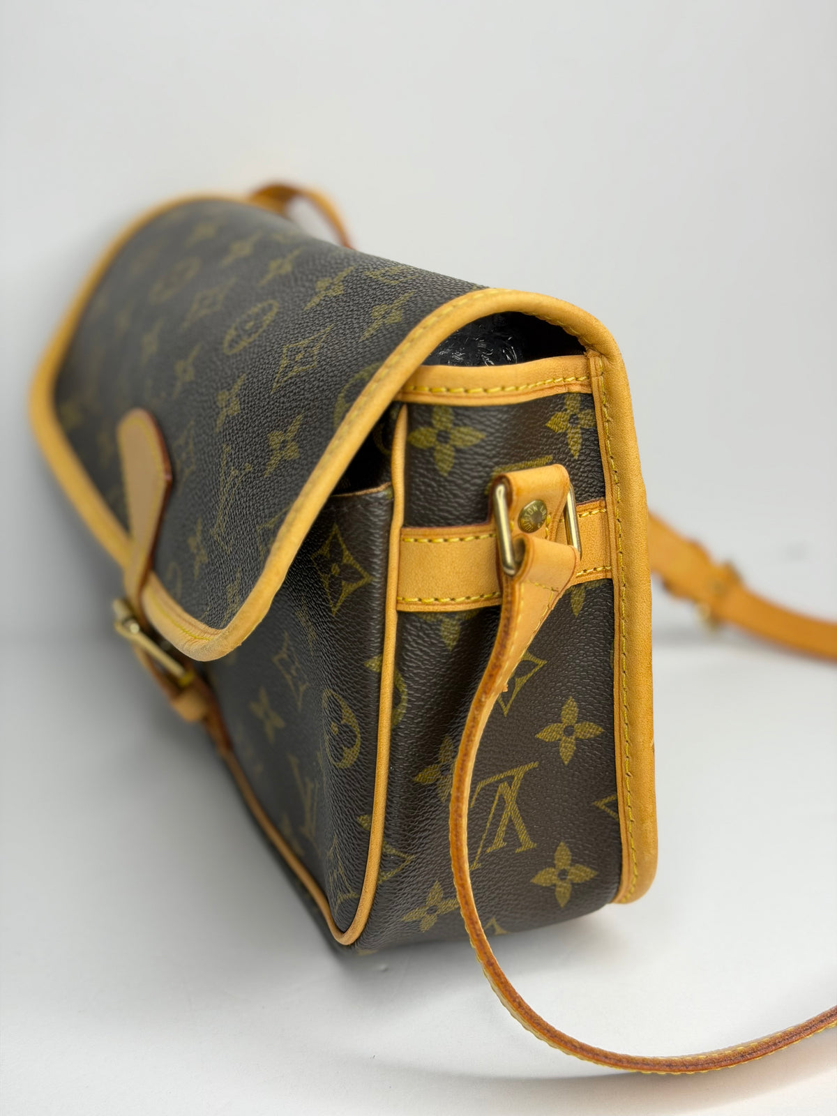 Pre-owned Louis Vuitton Sologne Handbag Monogram Canvas crossbody