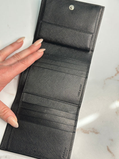 Pre-owned Prada black Saffiano leather bifold wallet